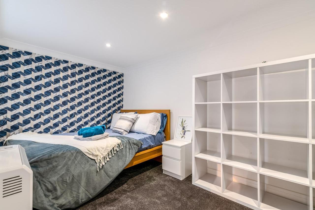 Modern One Bedroom Apartments In Брайтонн Экстерьер фото