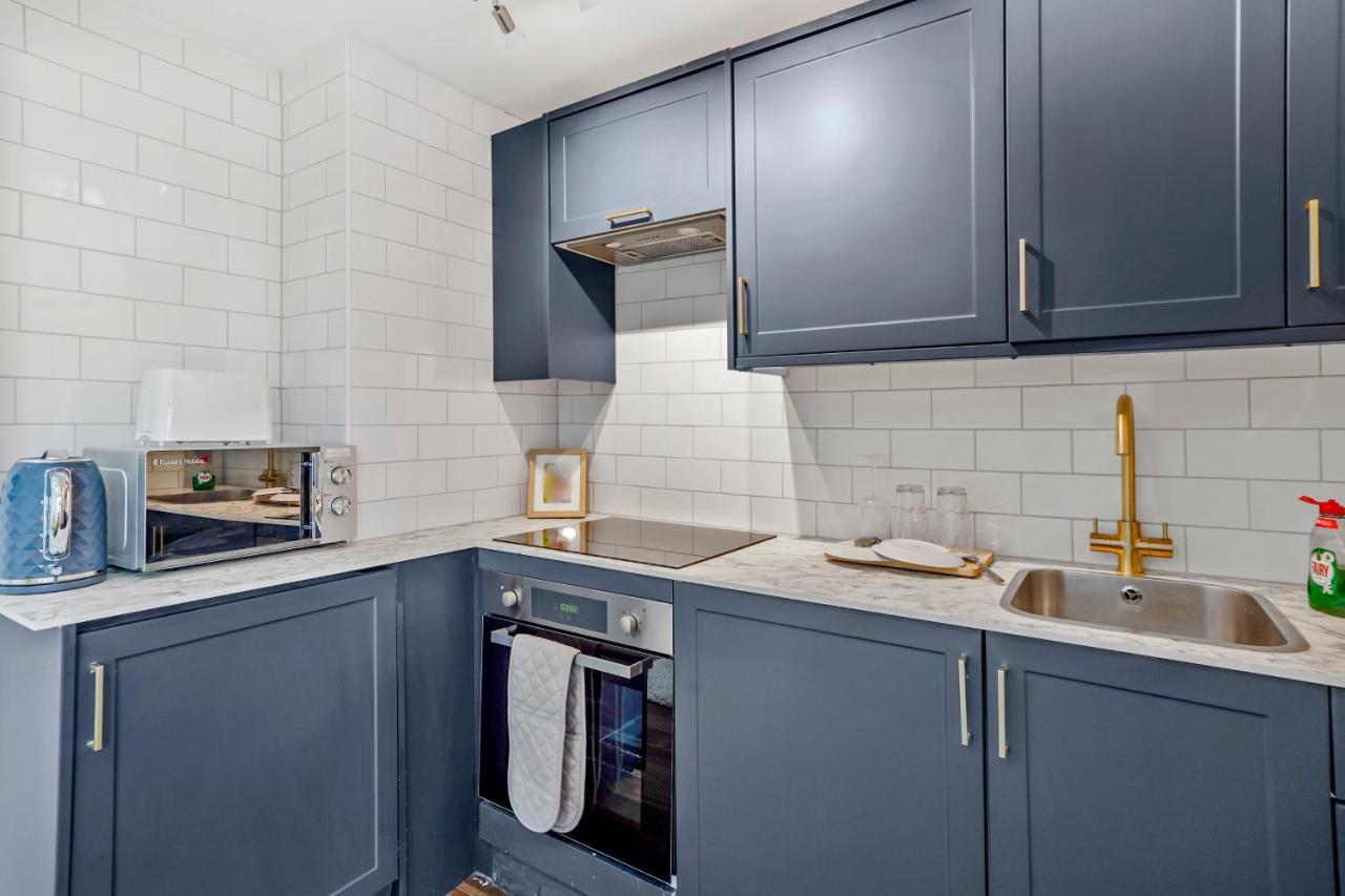 Modern One Bedroom Apartments In Брайтонн Экстерьер фото