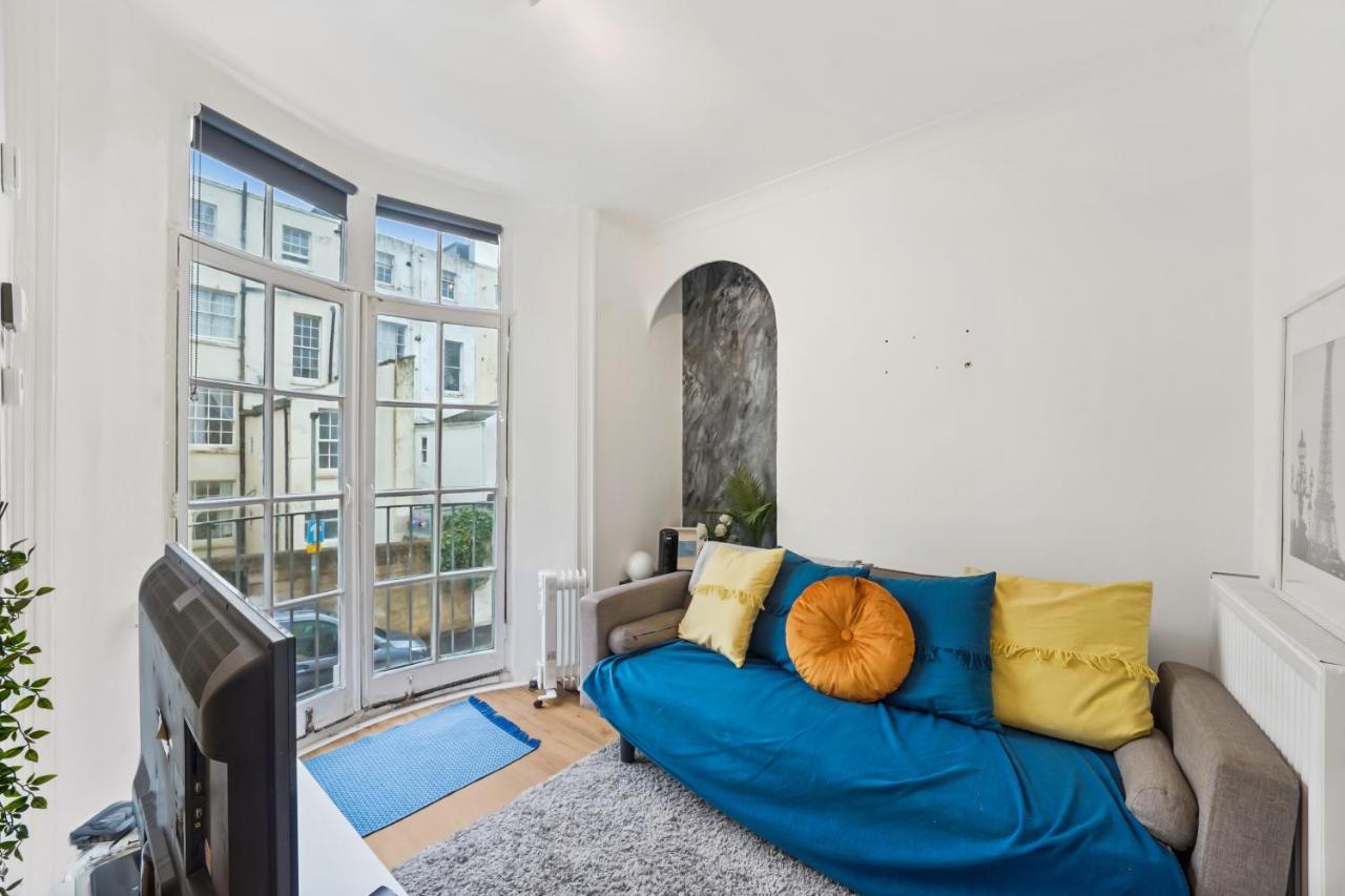Modern One Bedroom Apartments In Брайтонн Экстерьер фото